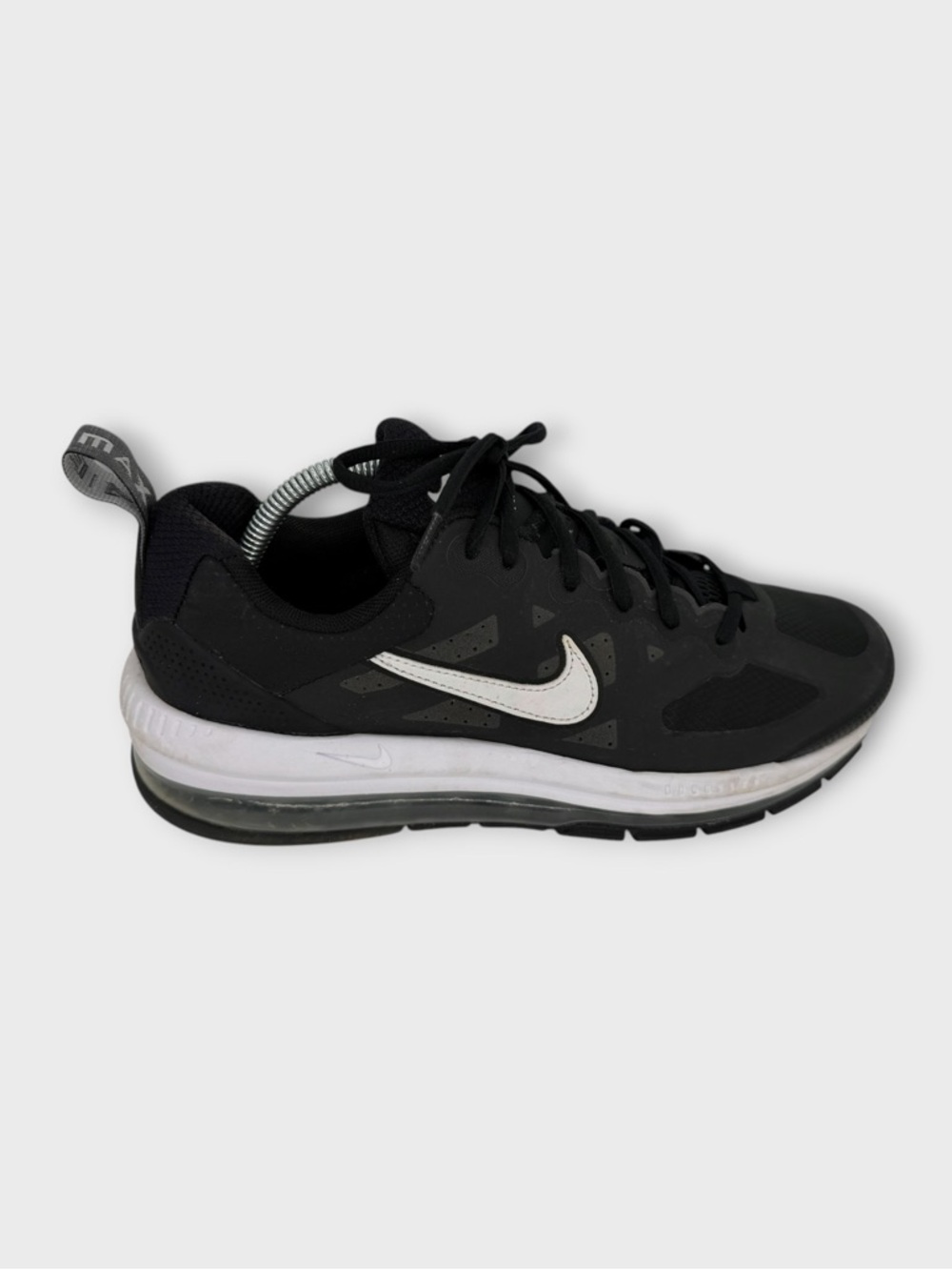 Nike‎ Air Max Genome
(CW1648 003) Men's Size 8.5 Great Condition!!